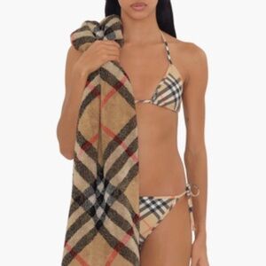😎🏝️Like New- Authentic Burberry Beach or Bath Towel🏝️😎35x58